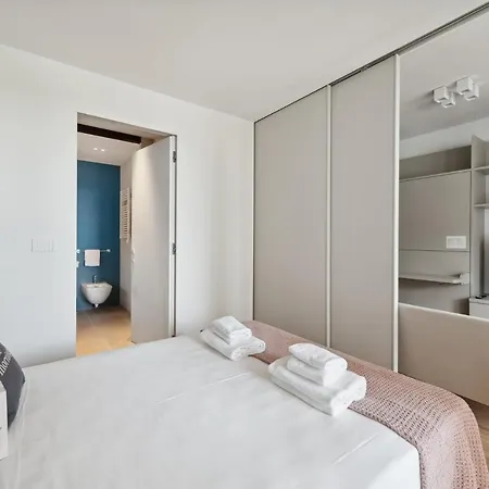 Apartment Limehome Via Stresa Milan